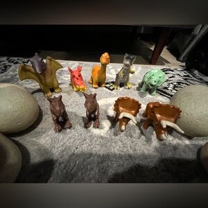 Lot of Dinosaurs and Eggs Bath Toys
